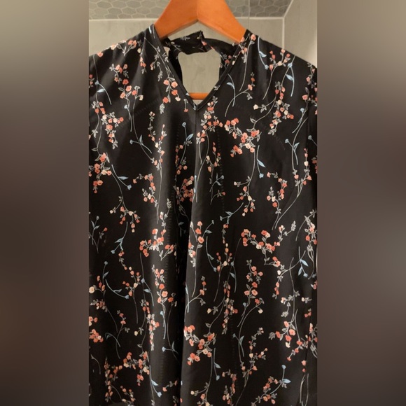 SIENNA SKY FLORAL BLOUSE, WOMEN’S SIZE XS - Picture 3 of 16